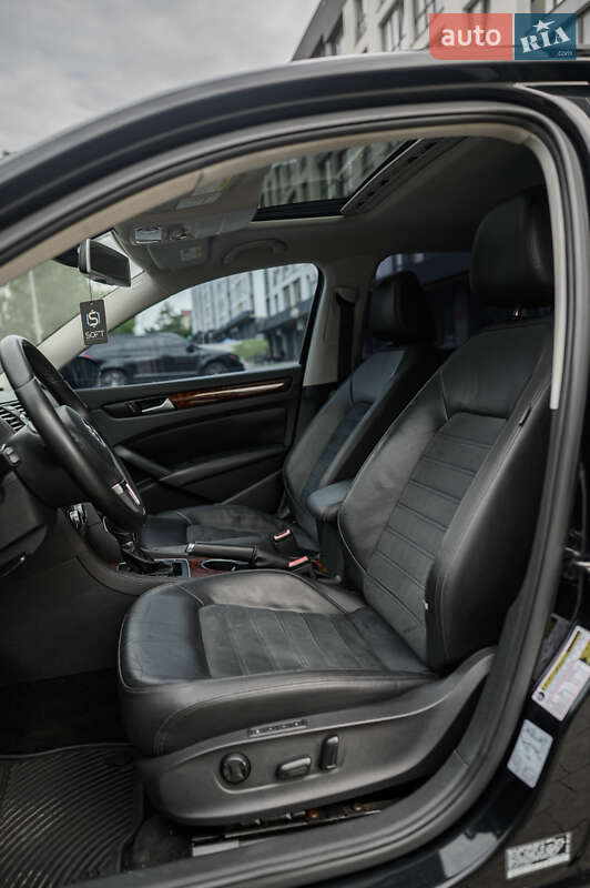 Седан Volkswagen Passat 2013 в Новояворовске