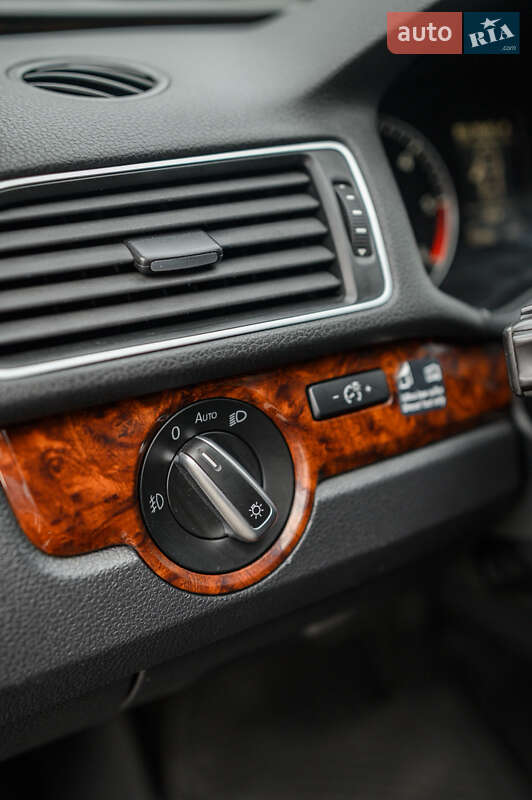 Седан Volkswagen Passat 2013 в Новояворовске