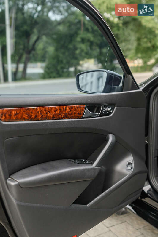 Седан Volkswagen Passat 2013 в Новояворовске
