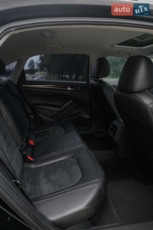 Седан Volkswagen Passat 2013 в Новояворовске