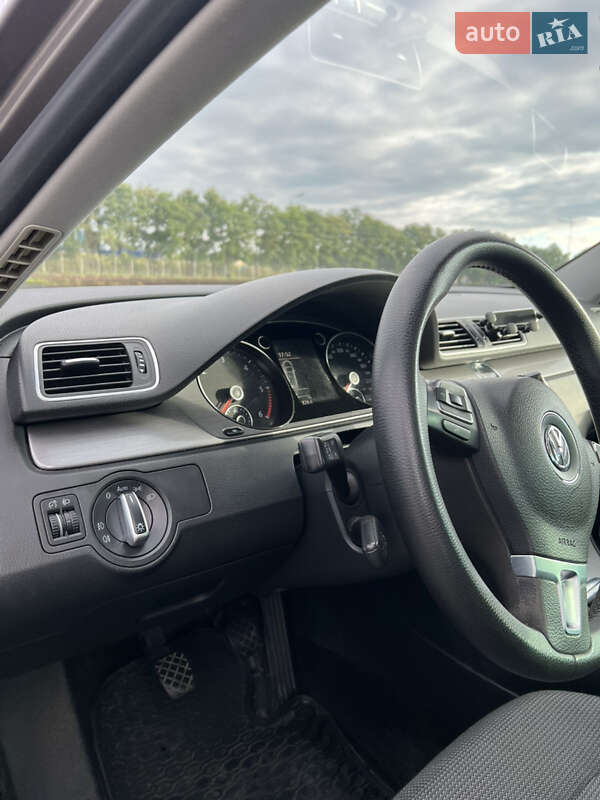 Универсал Volkswagen Passat 2011 в Днепре