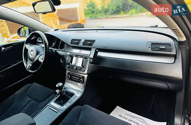 Універсал Volkswagen Passat 2010 в 