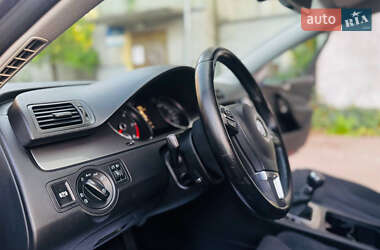 Універсал Volkswagen Passat 2010 в 