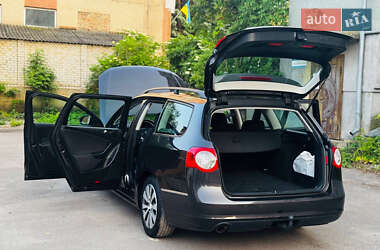 Універсал Volkswagen Passat 2010 в 