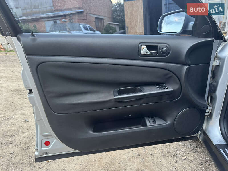 Універсал Volkswagen Passat 2001 в Чернігові