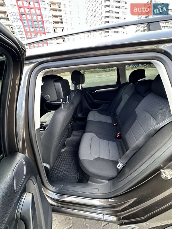 Универсал Volkswagen Passat 2013 в Киеве