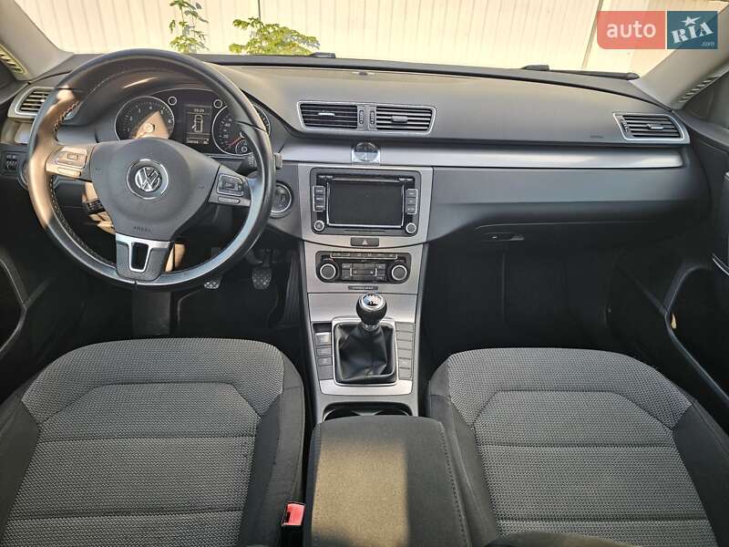 Універсал Volkswagen Passat 2011 в Луцьку