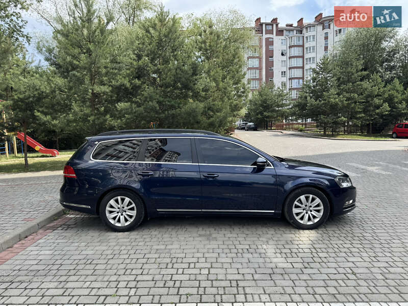 Универсал Volkswagen Passat 2011 в Ивано-Франковске