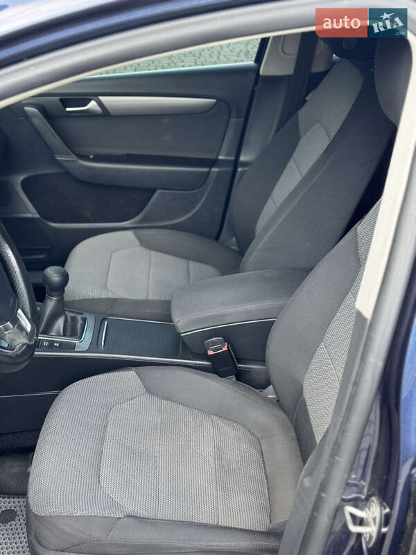 Универсал Volkswagen Passat 2011 в Ивано-Франковске