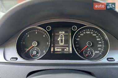 Универсал Volkswagen Passat 2011 в 