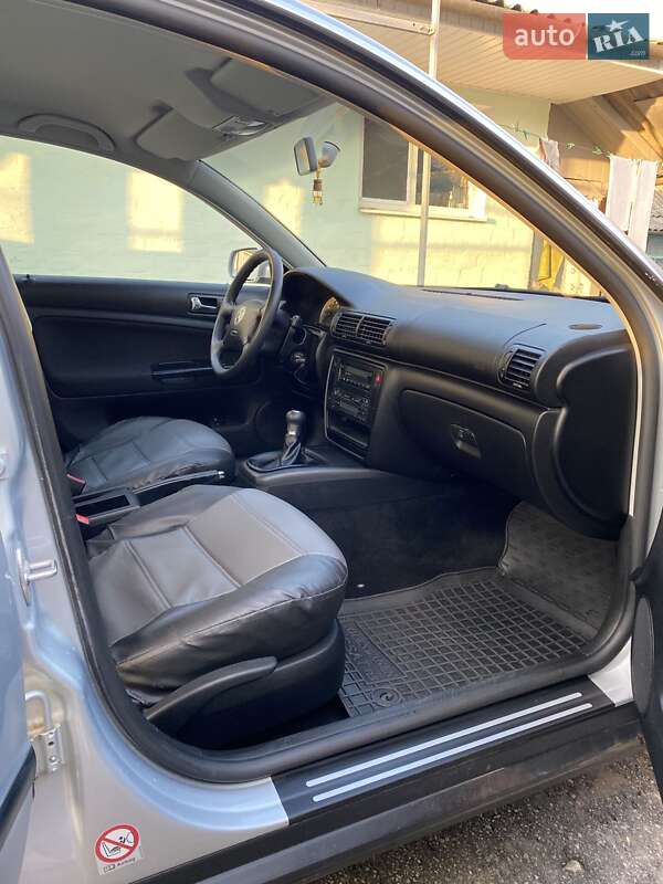 Седан Volkswagen Passat 2003 в Соснице