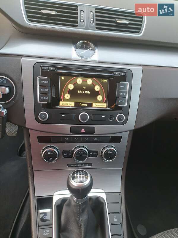 Универсал Volkswagen Passat 2012 в Стрые