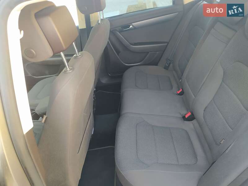 Универсал Volkswagen Passat 2012 в Стрые