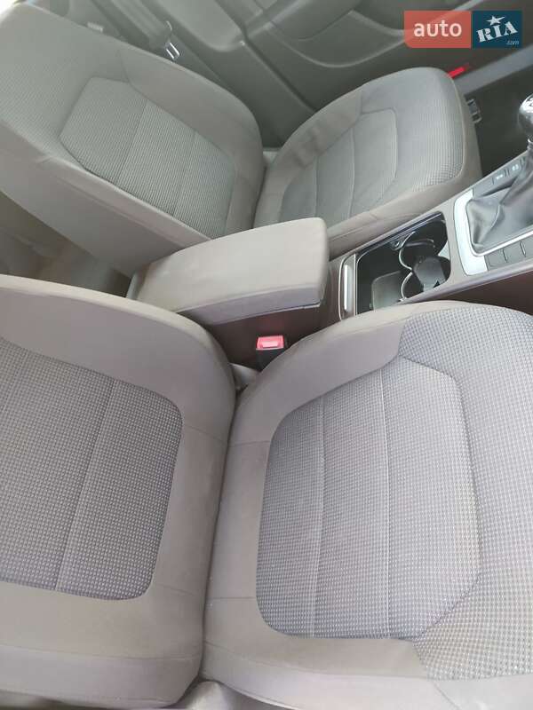 Универсал Volkswagen Passat 2012 в Стрые