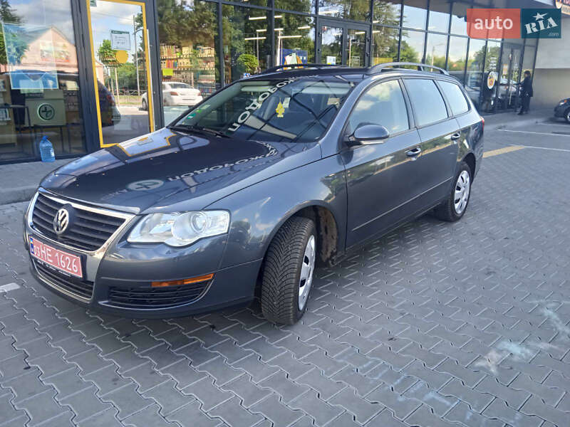 Універсал Volkswagen Passat 2009 в Рівному