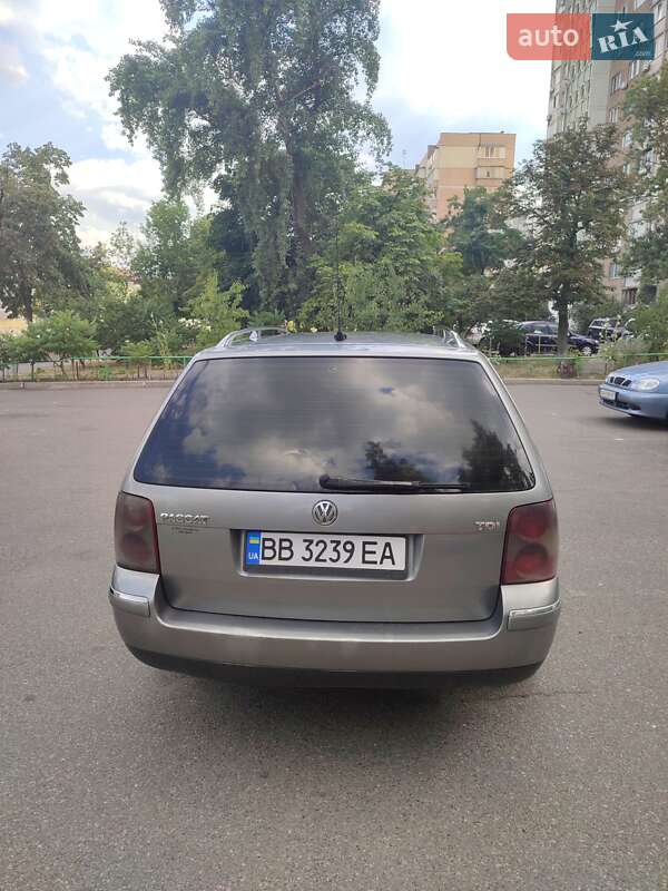 Универсал Volkswagen Passat 2004 в Киеве