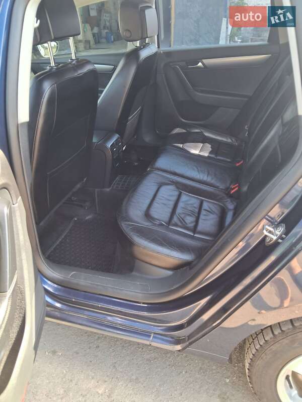 Універсал Volkswagen Passat 2011 в Луцьку