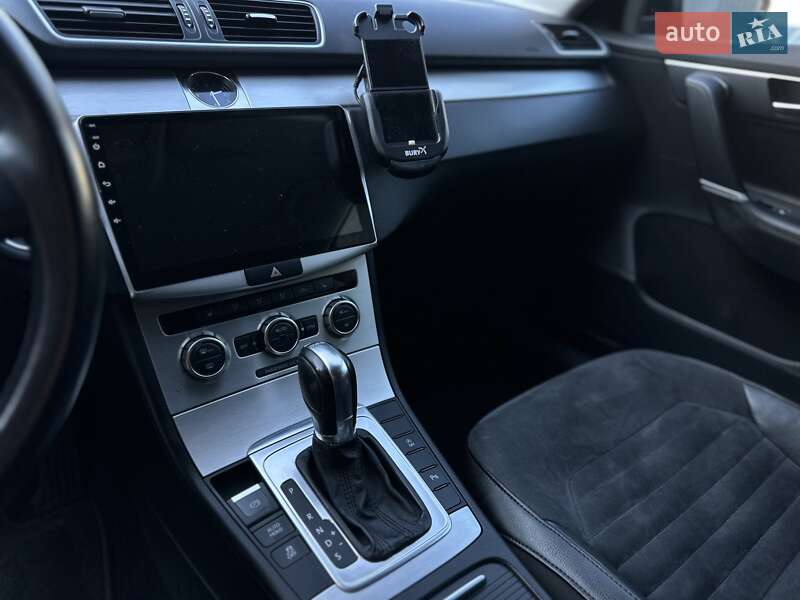 Універсал Volkswagen Passat 2013 в Івано-Франківську