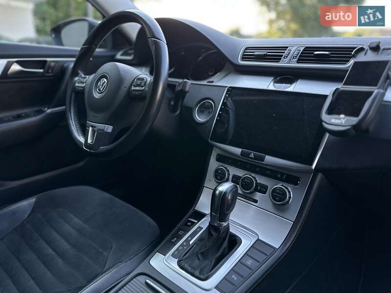 Універсал Volkswagen Passat 2013 в Івано-Франківську