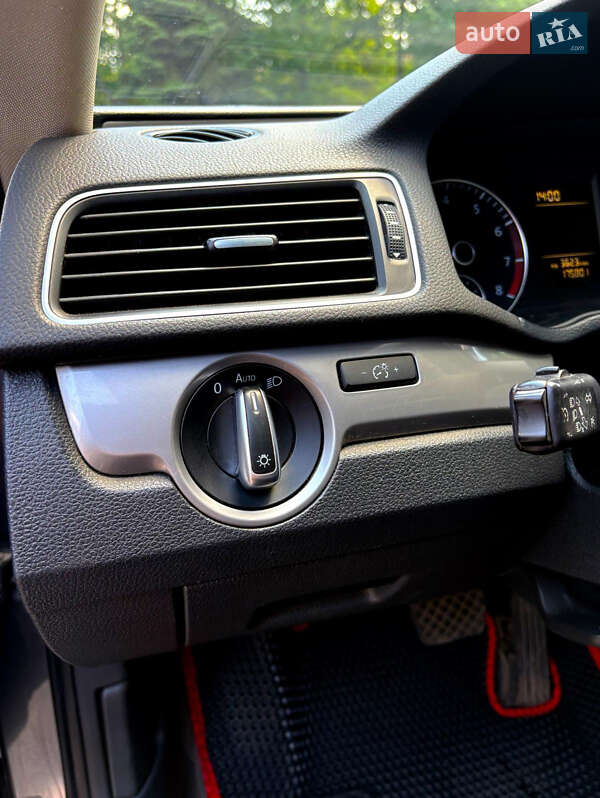 Седан Volkswagen Passat 2013 в Кривому Розі