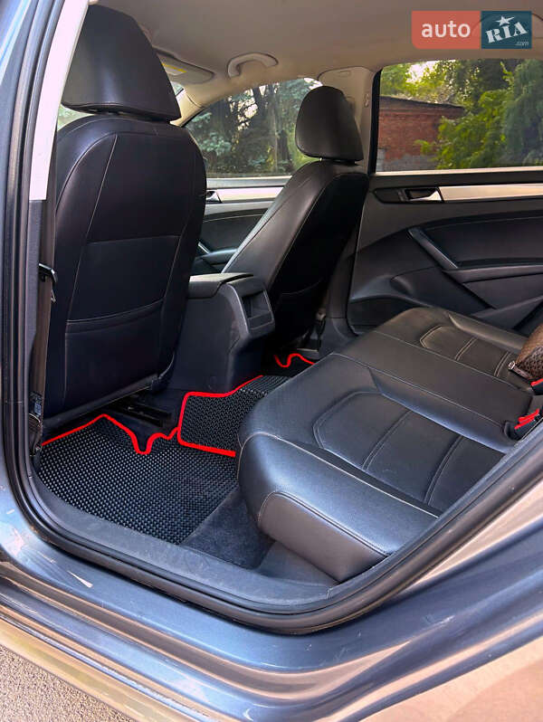 Седан Volkswagen Passat 2013 в Кривому Розі