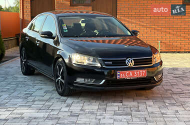 Седан Volkswagen Passat 2011 в Луцке