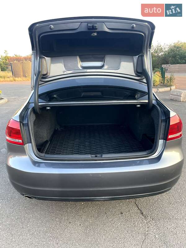 Седан Volkswagen Passat 2014 в Кривом Роге