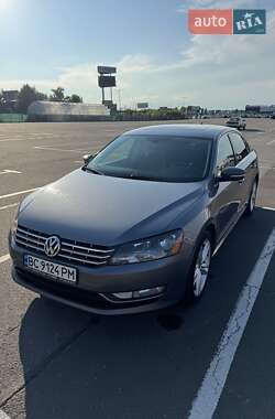 Седан Volkswagen Passat 2012 в Львові