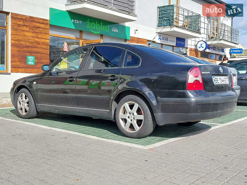 Седан Volkswagen Passat 2003 в Николаеве