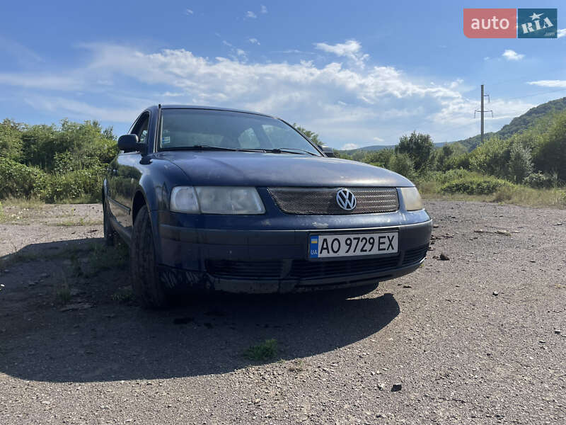 Седан Volkswagen Passat 1999 в Великом Березном