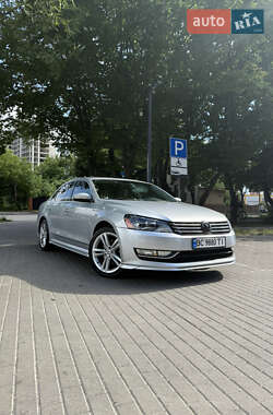 Седан Volkswagen Passat 2015 в Львове