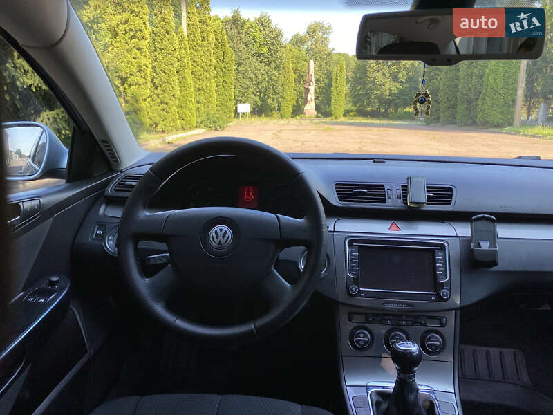 Седан Volkswagen Passat 2008 в Житомирі