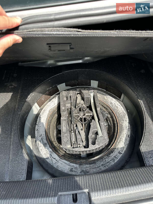 Седан Volkswagen Passat 2013 в Львове