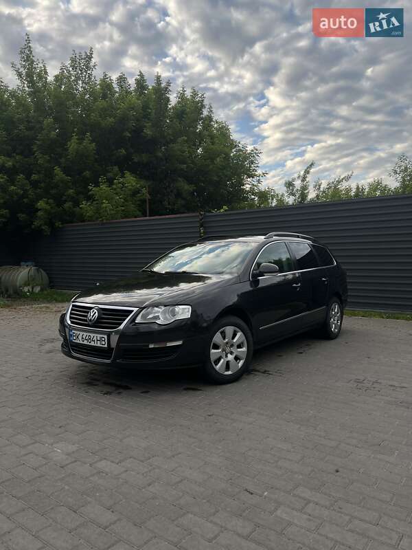 Універсал Volkswagen Passat 2010 в 