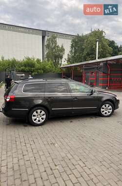 Універсал Volkswagen Passat 2010 в 