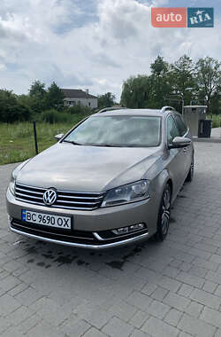 Універсал Volkswagen Passat 2012 в Кам'янці-Бузькій