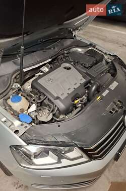 Універсал Volkswagen Passat 2013 в 