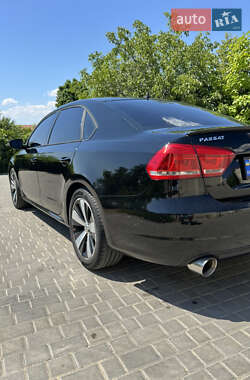 Седан Volkswagen Passat 2012 в Миколаєві
