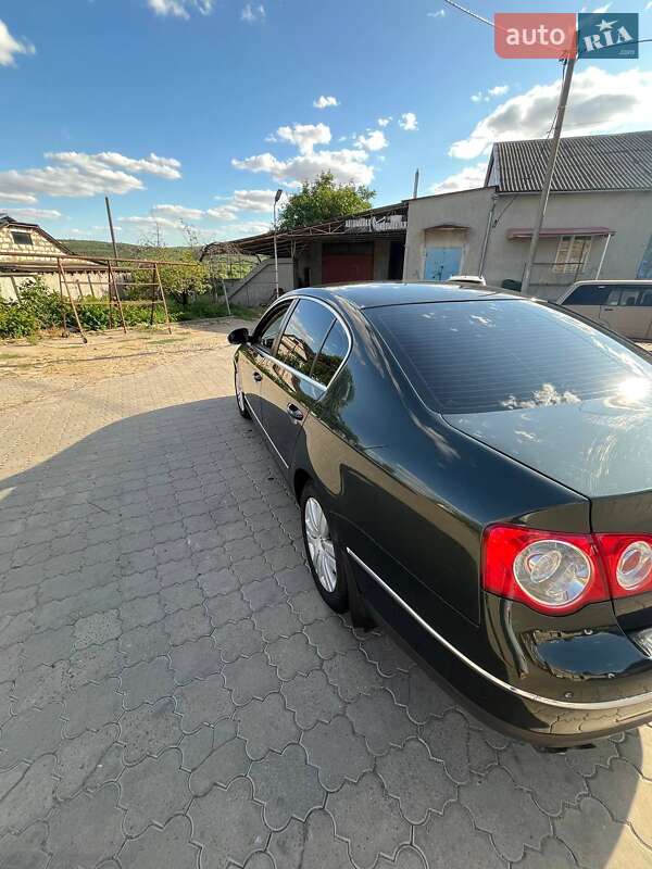Седан Volkswagen Passat 2006 в Одессе