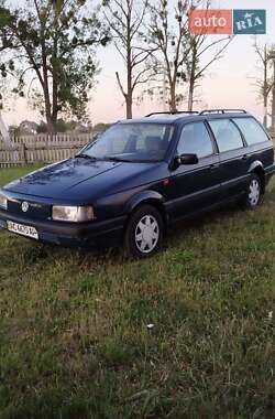 Універсал Volkswagen Passat 1990 в Ратному