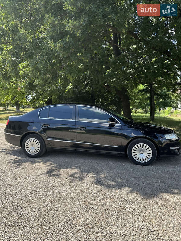Седан Volkswagen Passat 2006 в Кропивницькому