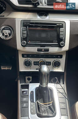 Седан Volkswagen Passat 2012 в 