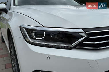 Седан Volkswagen Passat 2015 в Иршаве