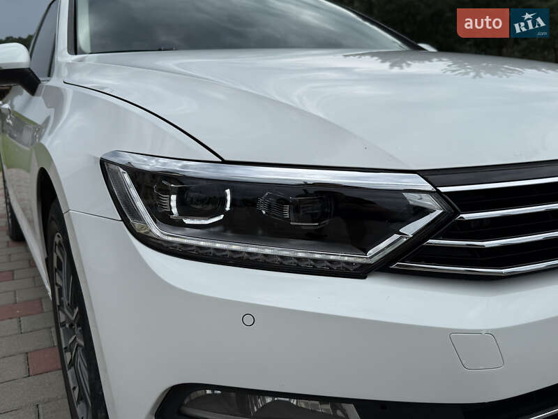 Седан Volkswagen Passat 2015 в Иршаве