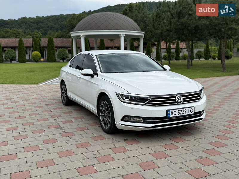 Седан Volkswagen Passat 2015 в Иршаве