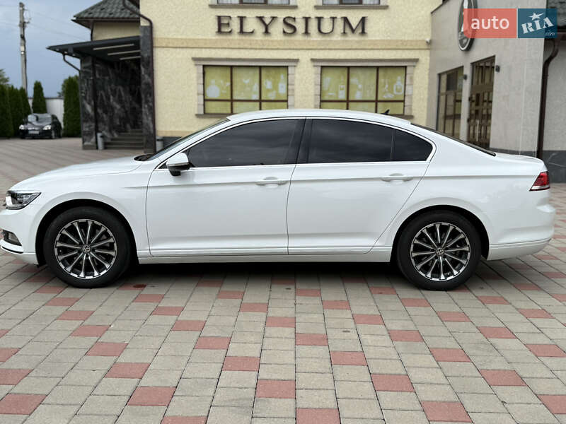 Седан Volkswagen Passat 2015 в Иршаве