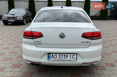 Седан Volkswagen Passat 2015 в Иршаве