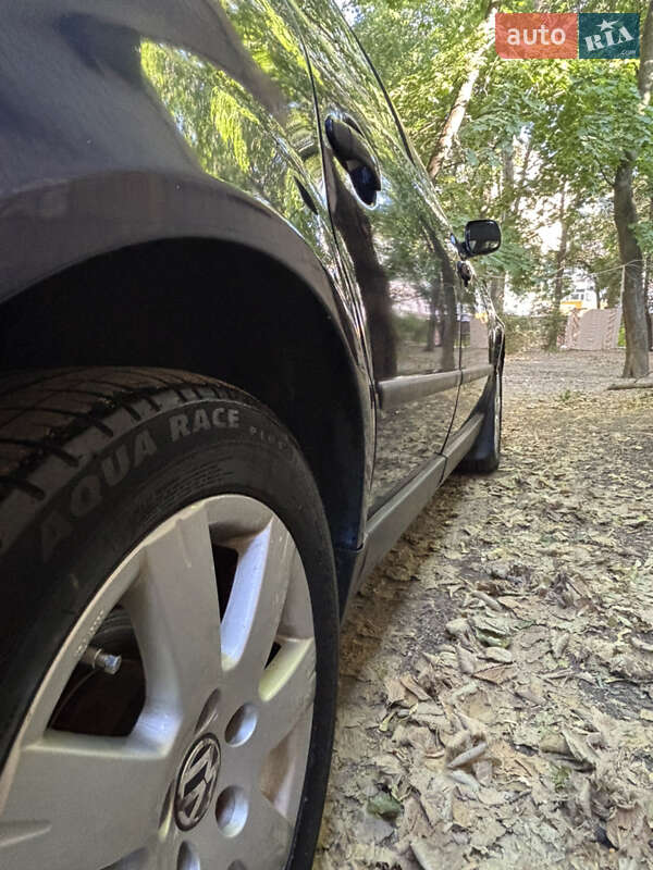 Універсал Volkswagen Passat 2001 в Одесі