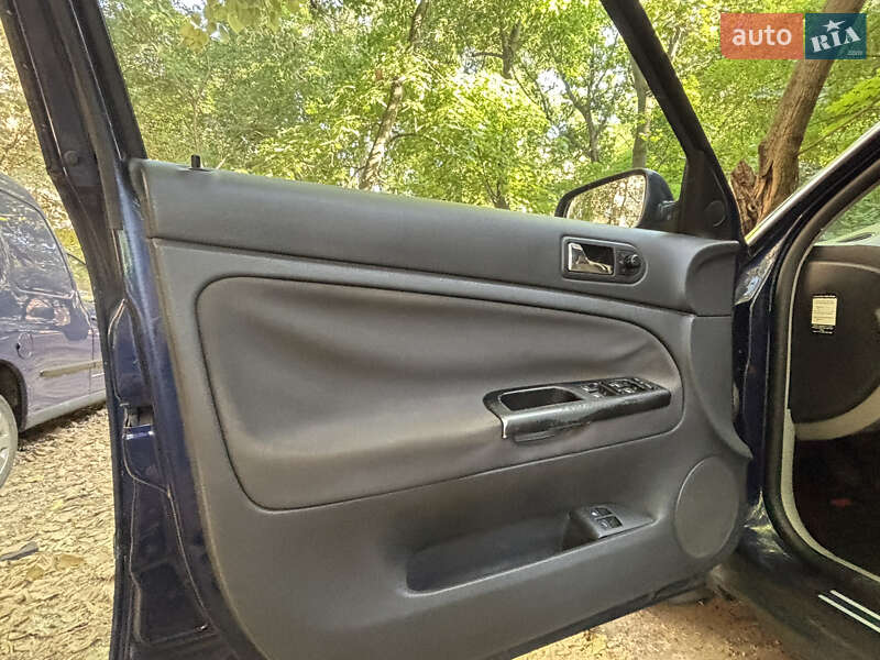 Універсал Volkswagen Passat 2001 в Одесі