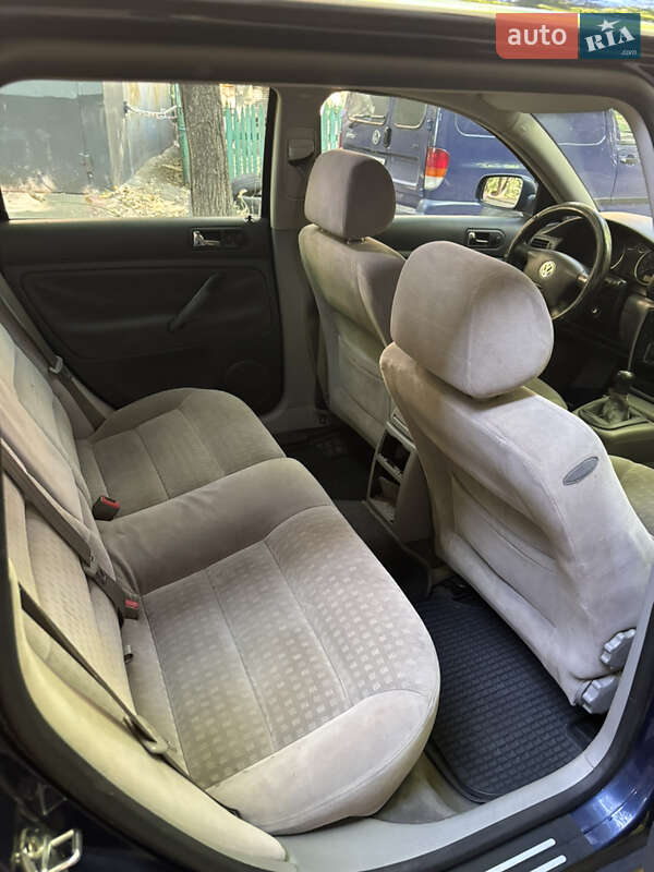 Універсал Volkswagen Passat 2001 в Одесі